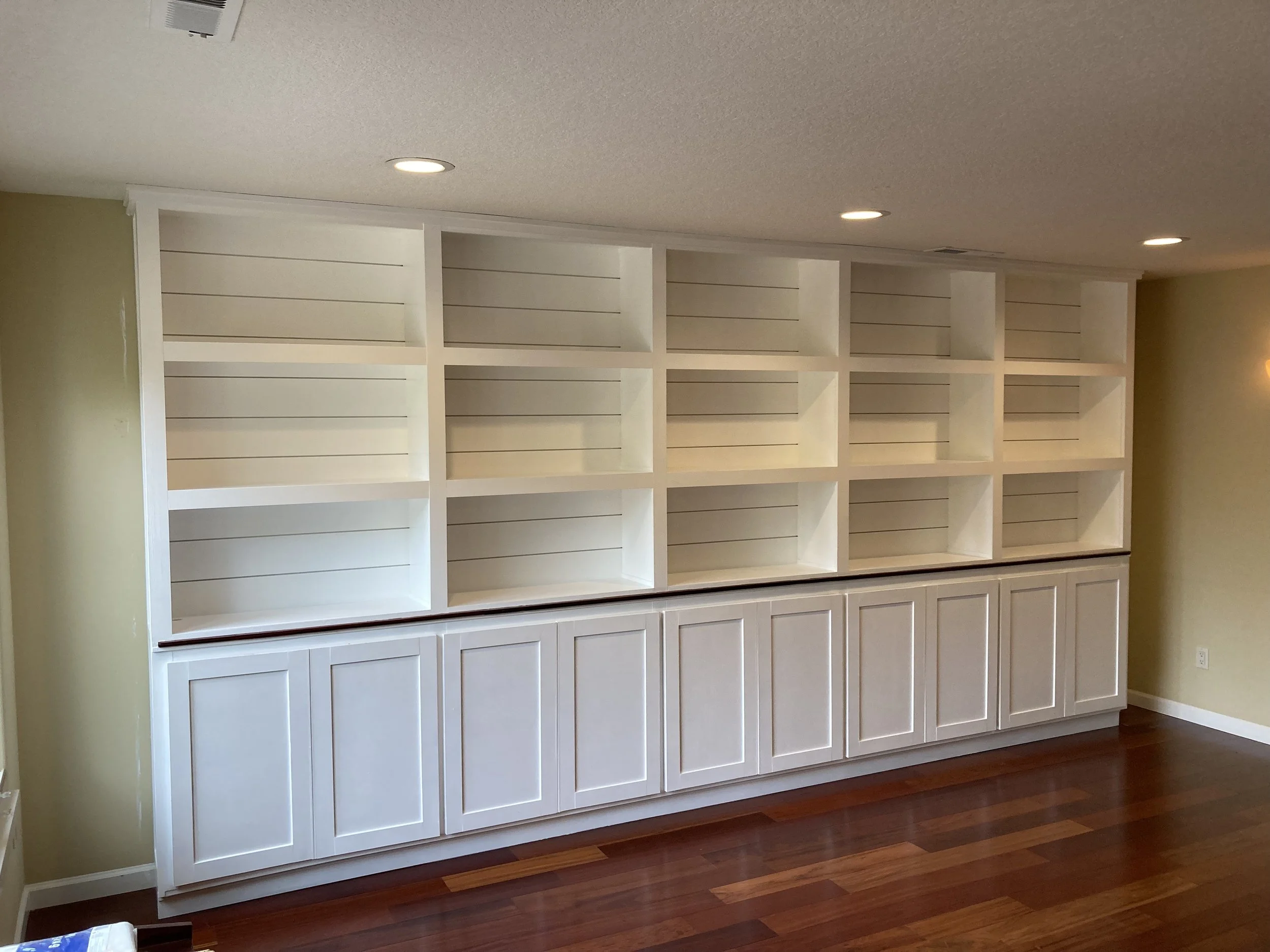 custom bookcase built-in build in Portland, Oregon Portlandia handyman services