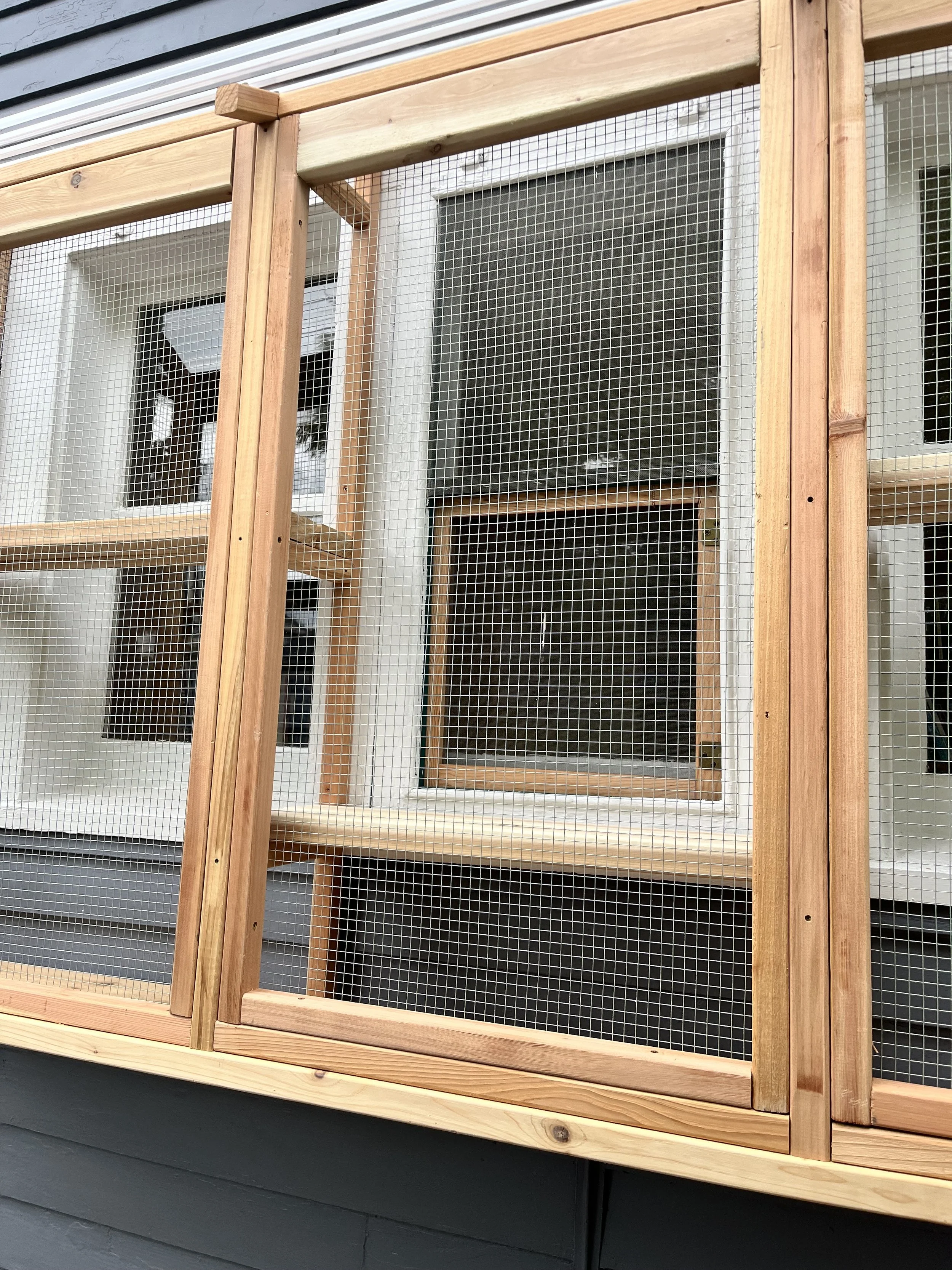 th this model, cats access their pad via a custom cat door built into the screen window. Humans, of course, need to open the door. Other access doors are available.