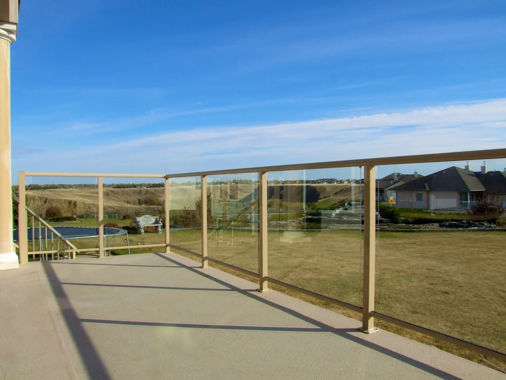 Rd Top Glass Rail 3.jpg