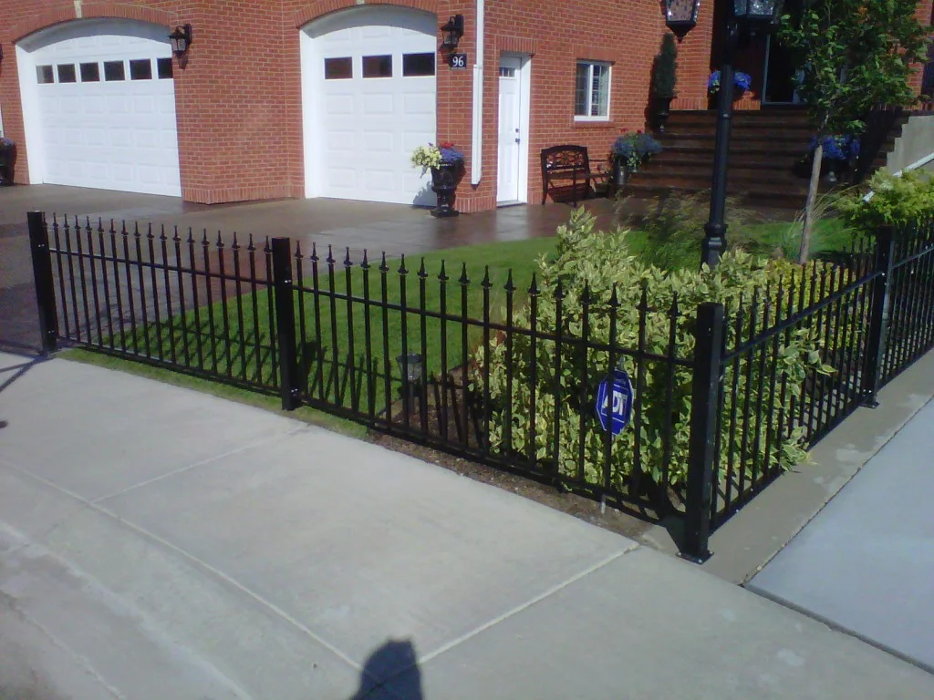 32 INCH SPEAR TIP FENCE, DESTINY,JULY 4,12 - Copy.jpg