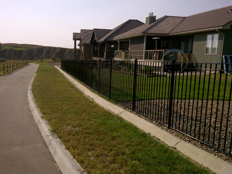 DOUBLE HORZ FENCE, 2DEG, REAR, 311 EDGEWATER PLC, AUG 31,`12 - Copy.jpg