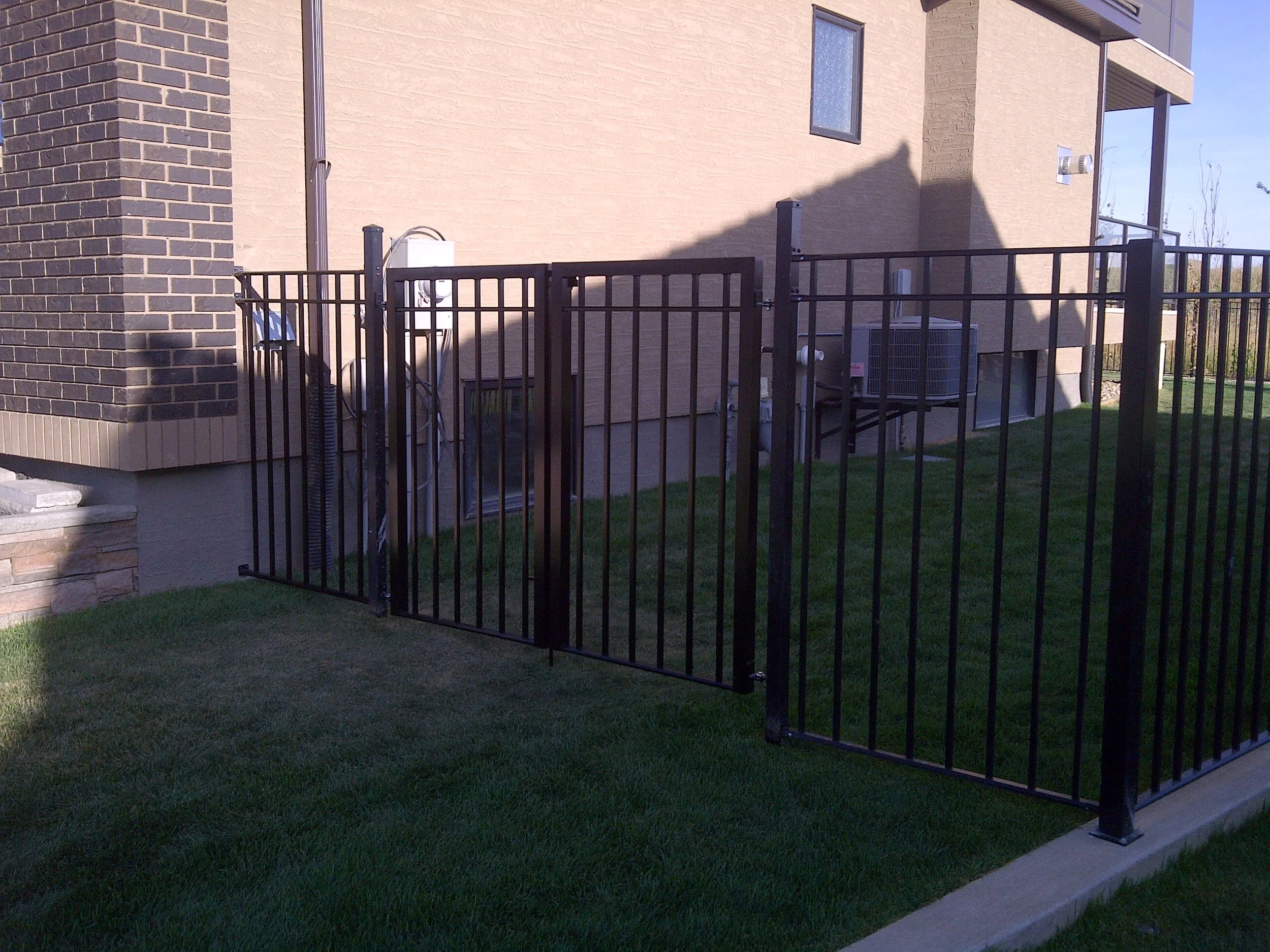 DOUBLE HORZ FENCE, GATES, 307 EDGEWATER PLC, SEPT 20,`12 - Copy.jpg