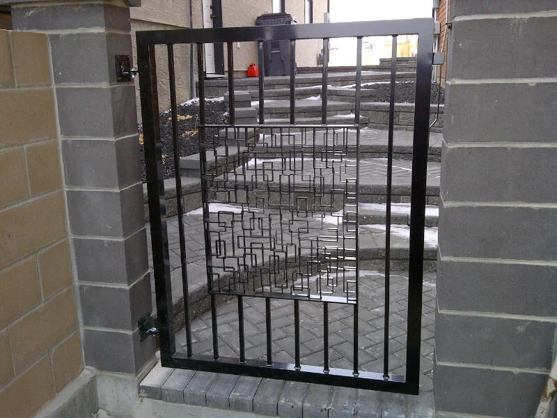 DECORATIVE GATES, LORAN,MARCH 7,12.jpg