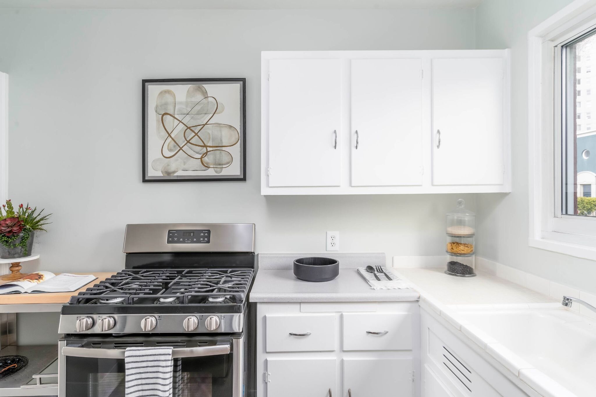 Convenience is having stainless steel appliances that make every cooking adventure that much easier to clean up after. #Parkmerced