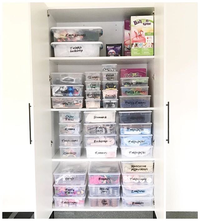 HELLO BEAUTY 😍😍 This fabulous client loves to entertain in a big way, so creating a dedicated party cabinet for all these supplies was a must. 
I love how easy it&rsquo;s going to be for her to pull out exactly what she needs depending on the event