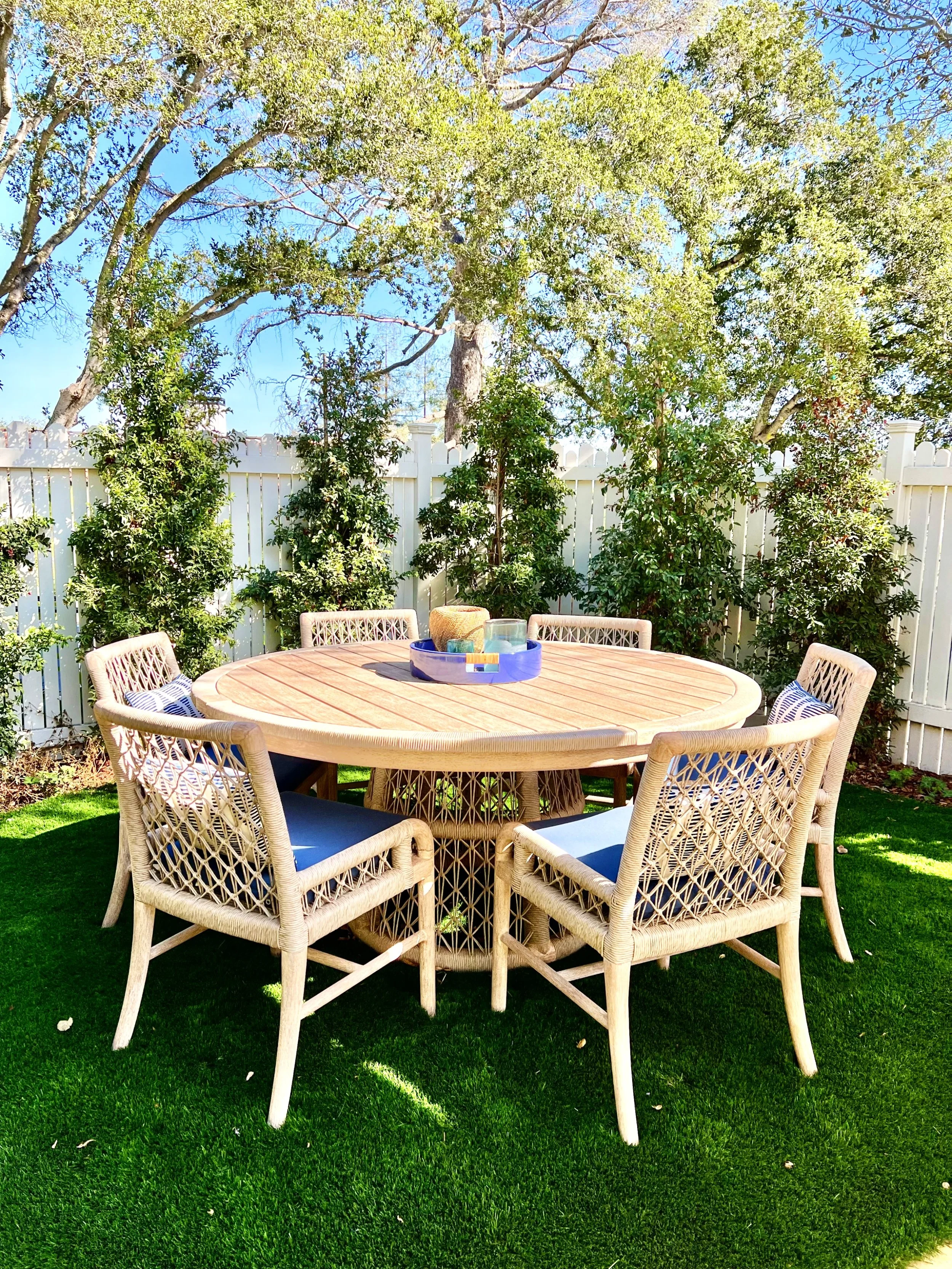 Pool House Round Table .JPG