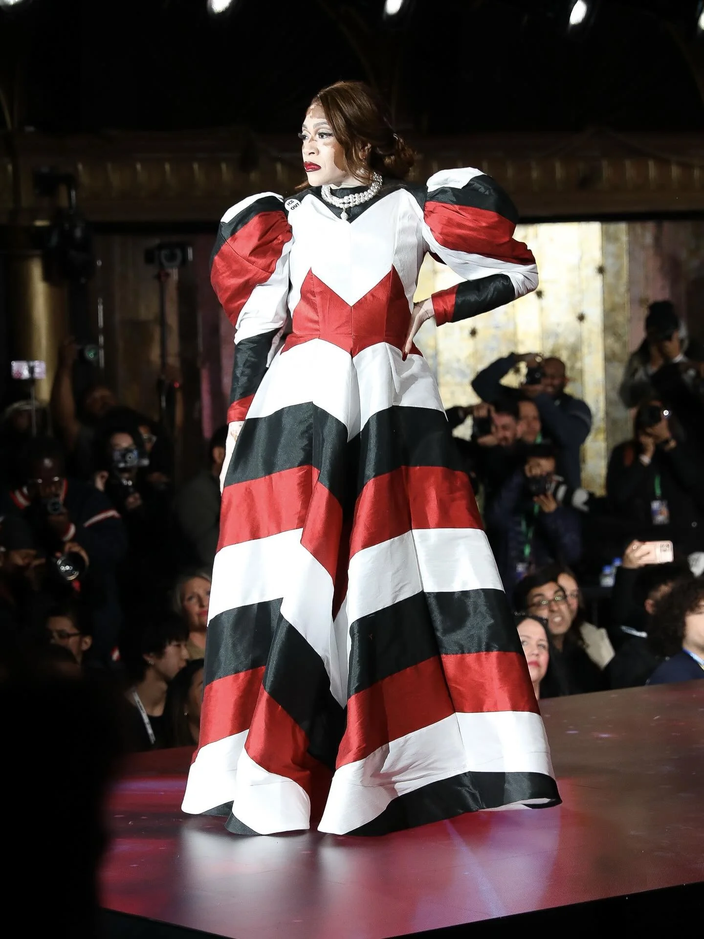 @jordancarpenterfashion absolutely taking over the runway at NYFW ✨ featuring my favorite little detail on the last slide 🖤
@runway7fashion 
#runway7fashion #runway7 #nyfw #newyorkfashionweek #jordancarpenterfashion