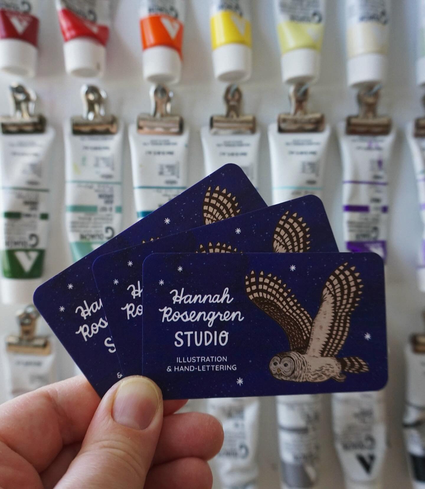 New business cards just arrived! Finally ordered the rounded-edge cards of my dreams from @moo 🦉✨