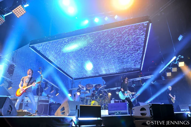 FOO-FIGHTERS-68-by-Steve-Jennings.jpg
