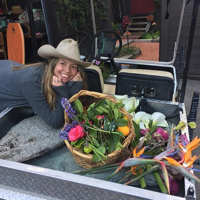 Flower picking and bday girls at the monkhaus ...................................................................................................... #vintage #lifestyle #wildflowers #birdsofparadise #calalilies #citrusseason #canyonlife #malibu