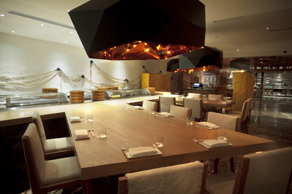 17-Sushi-bar-9cd06c4a.jpg
