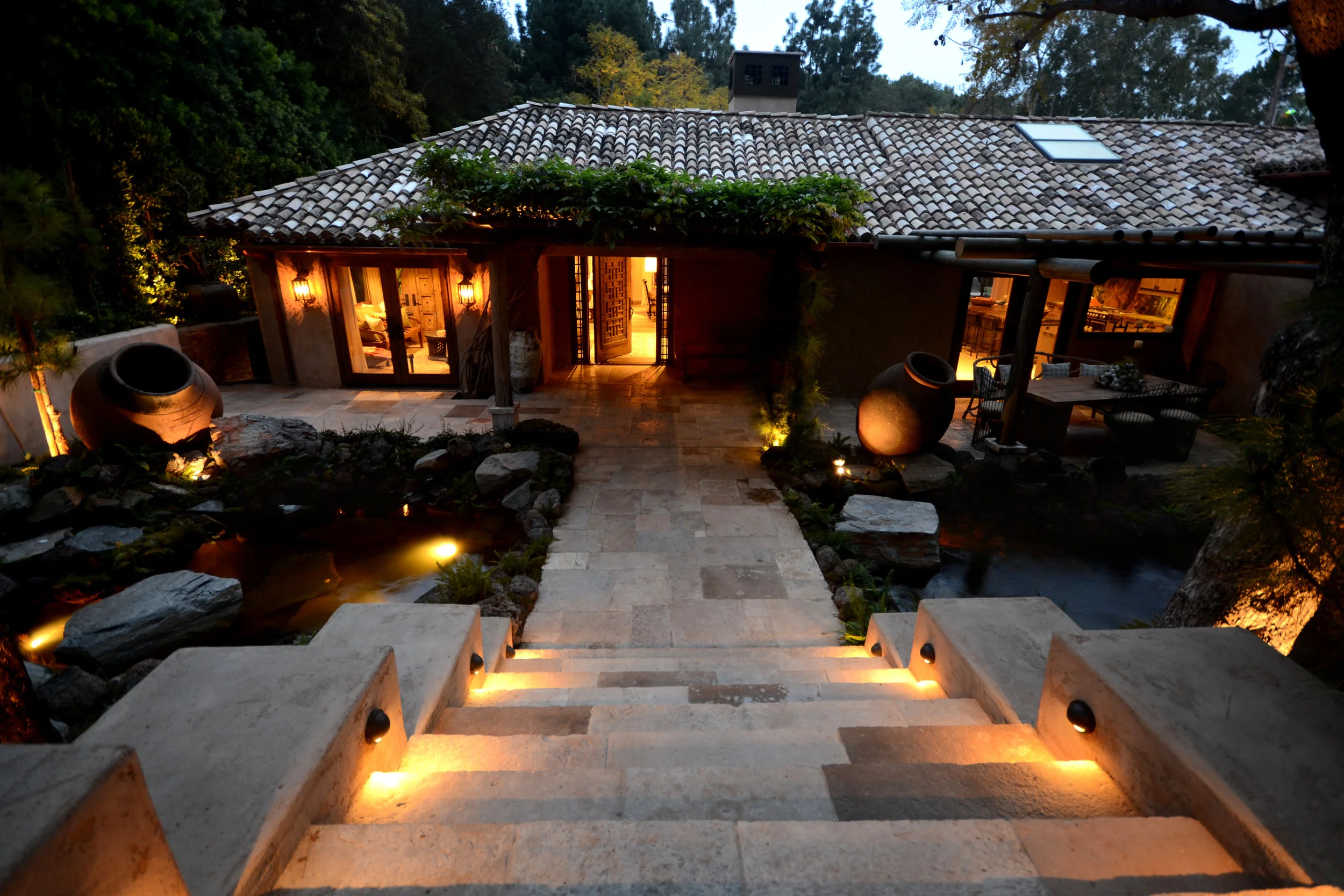 HOLLYWOOD HILLS HOME