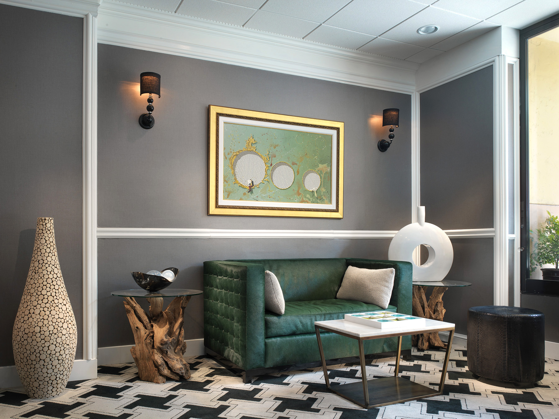 Hotel Frank Lobby 2.jpg