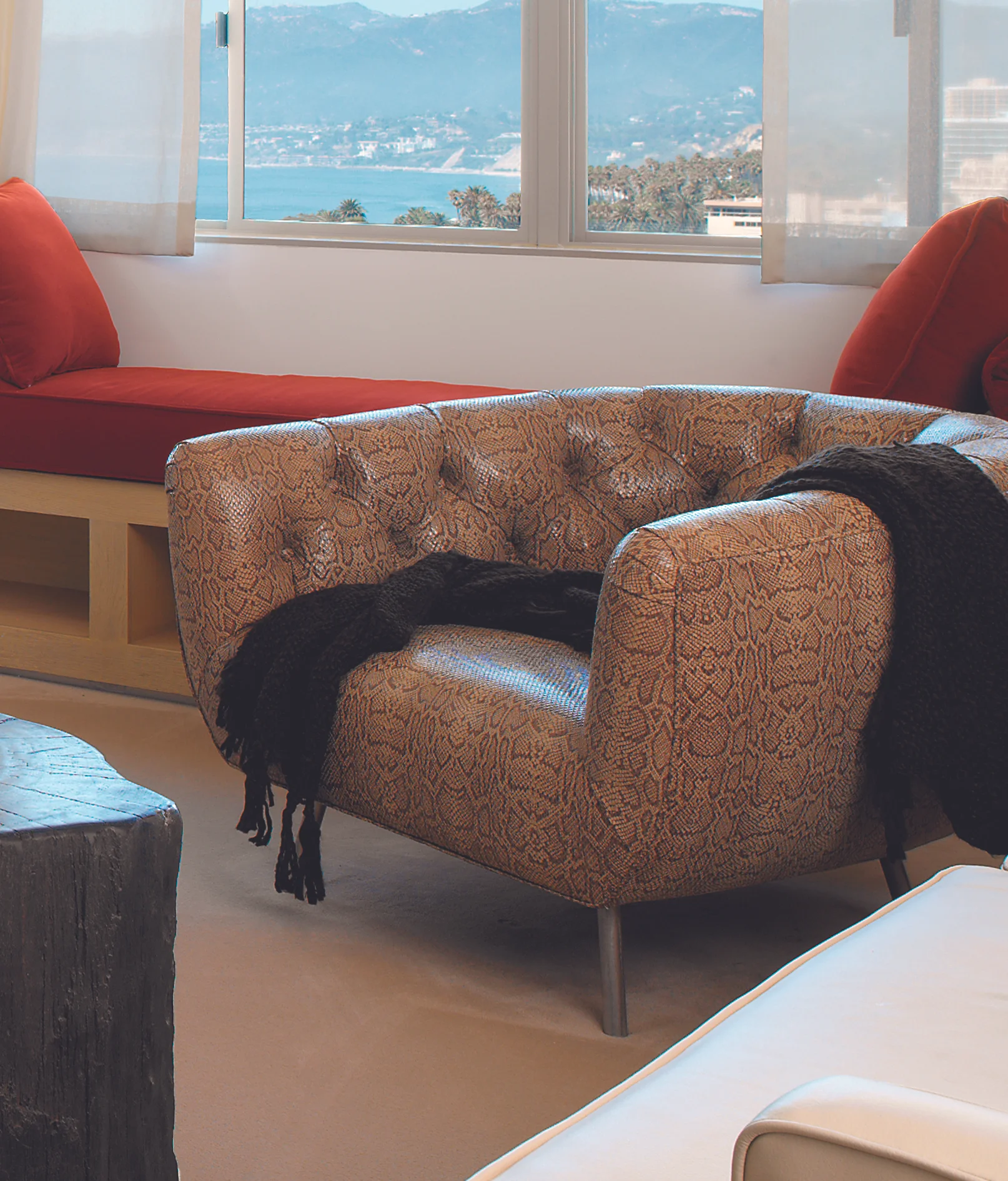   BARREL CHAIR   