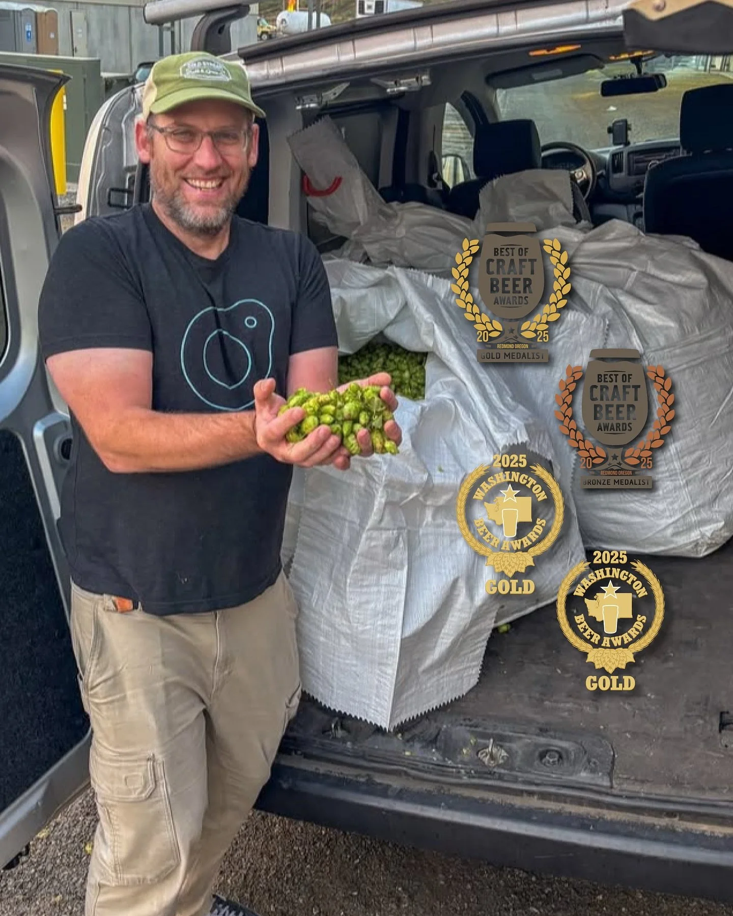 He’s done it again. We’re pretty stoked to share that our very own Ladd has once again turned fresh hops into hardware!
•
FH HOLOGRAPHIC MEMORY / TRIPLE IPA
π₯ WA Beer Awards 
π₯@bestofcraftbeerawards
Brewed with Citra hops from @sau