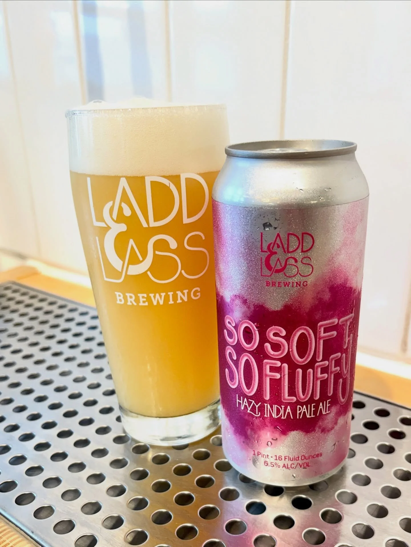 NEW RELEASE!

So Soft So Fluffy
Hazy IPA / 6.5% ABV

This fluffy hazy IPA flits and fleets upon dreamy clouds saturated with pale oat malt. Balanced by a robust hopping of two of our faves, Citra and Nelson Sauvin, expect a soft mouthfeel bursting wi