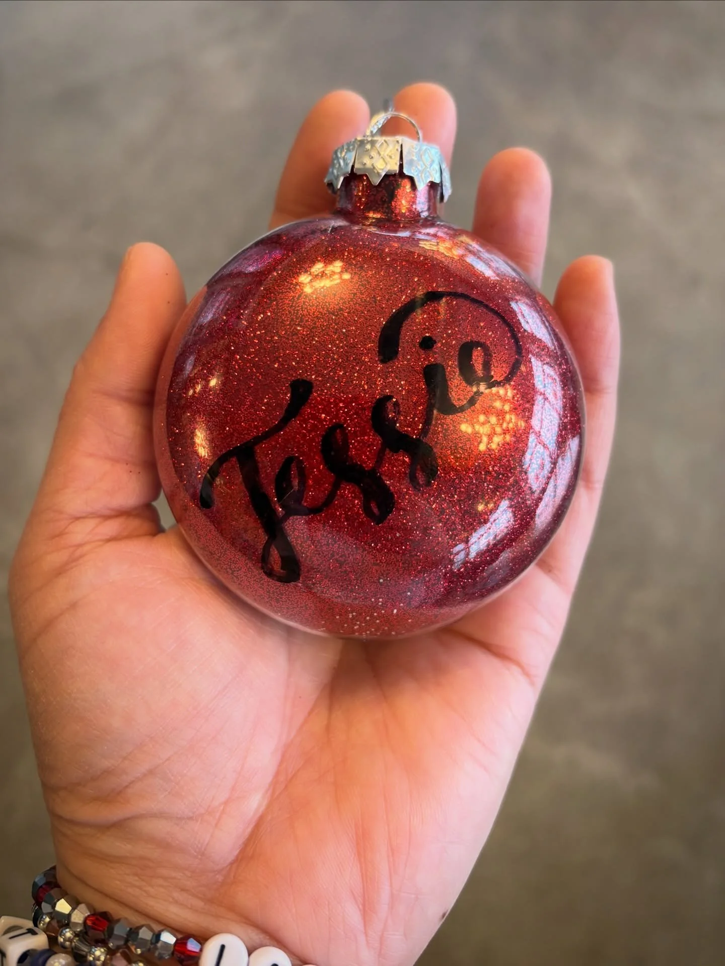 Thank you for the beautiful ornament, @rochellesipandscript!❤️! 

Hope all of you had fun sipping and scripting yesterday.
Not able to make it last night? Not to worry, stay tuned for upcoming opportunities to get your script on!

#DrinkLocal #CraftB