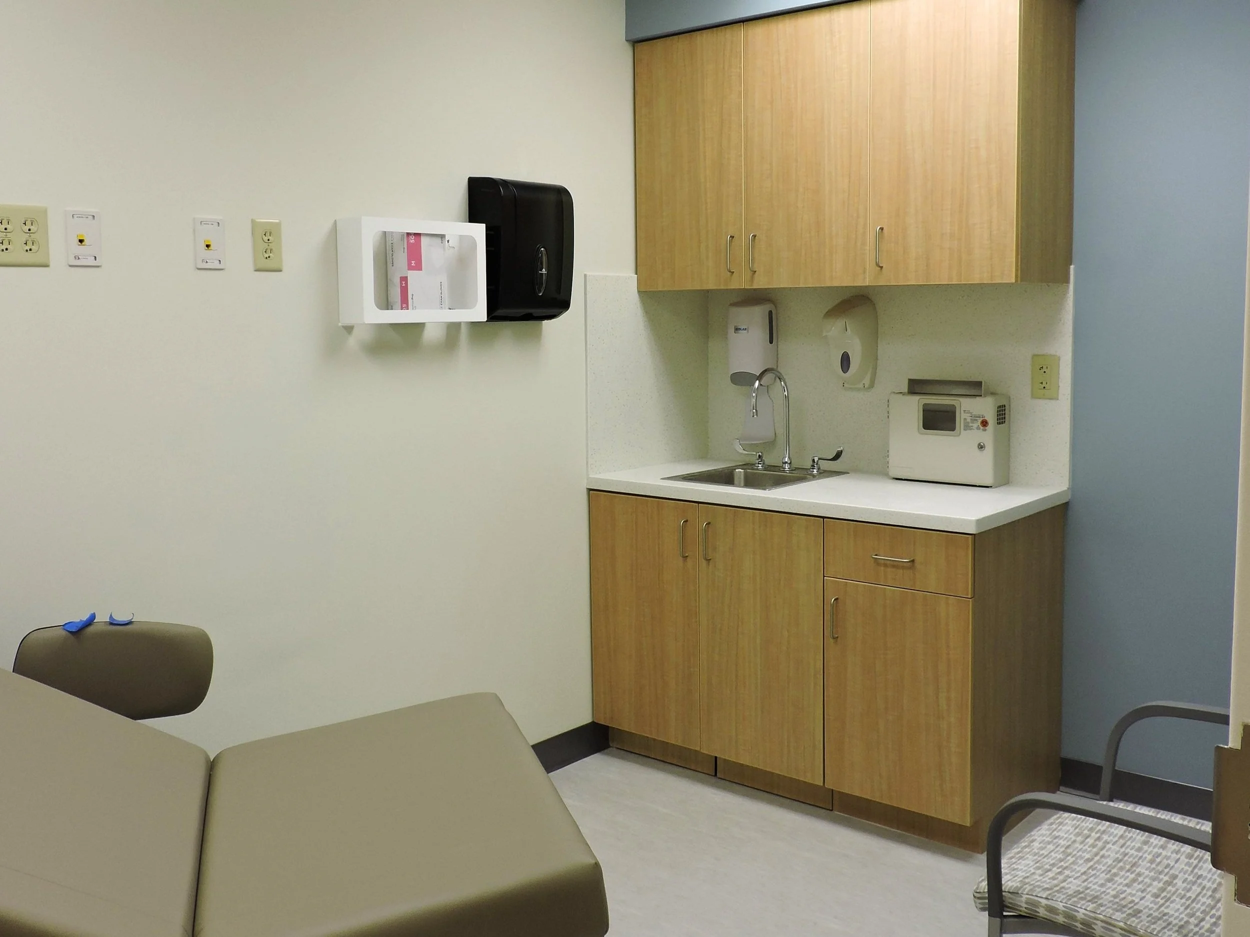 Renovation of the existing suites 130 and 135, to provide a consolidated suite 135.​