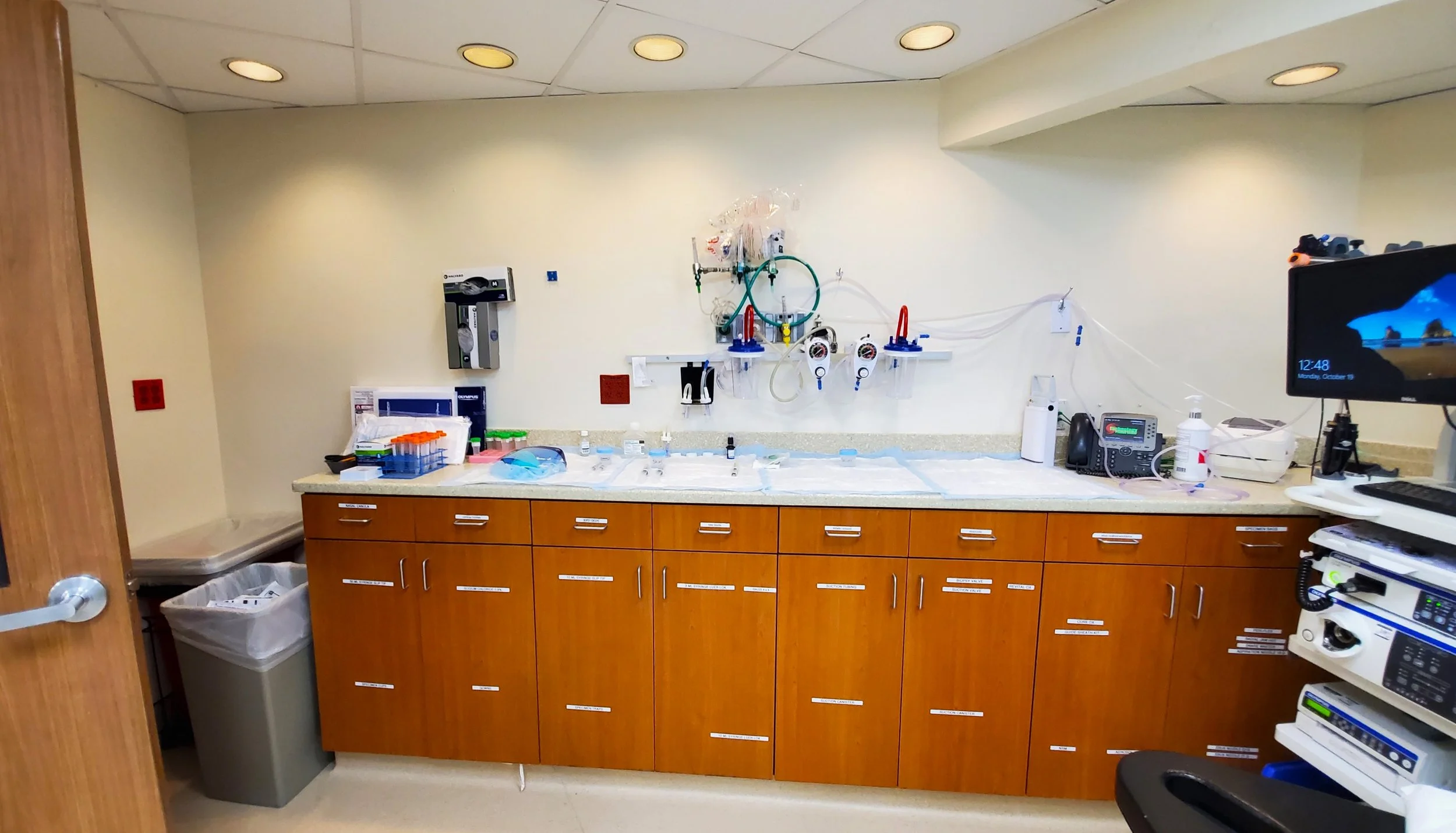 Renovation of the existing equipment room and support areas to be turned into a new bronchoscopy room and instrument processing area (dirty and clean).​