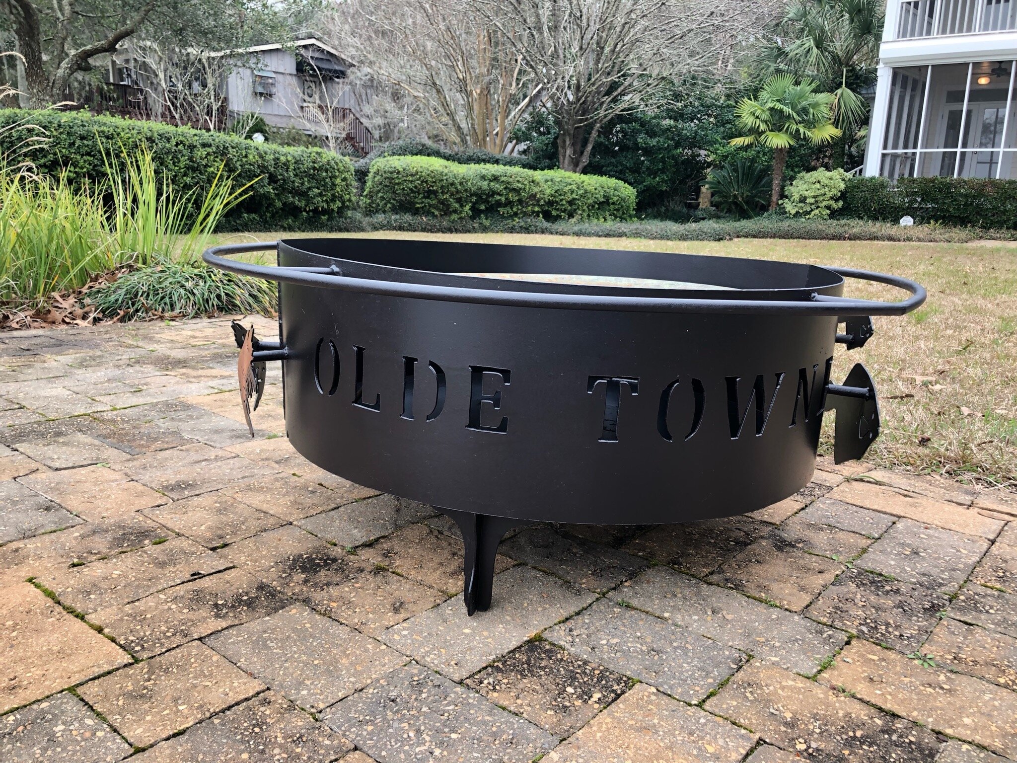 Cast Iron Fire Pit 1000 on Low Ring Black – Fire Pit Company