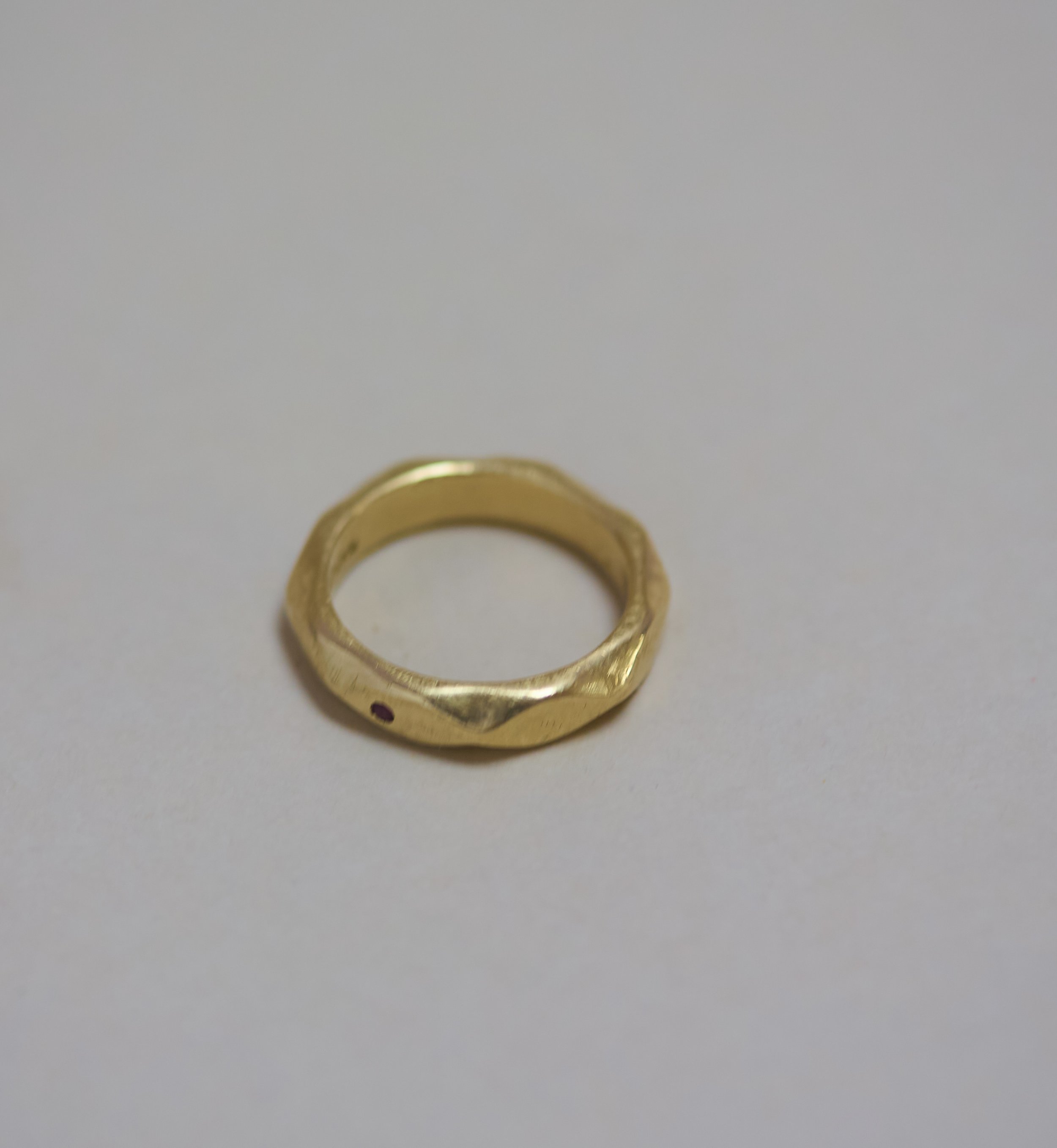 18k yellow gold and ruby wedding ring