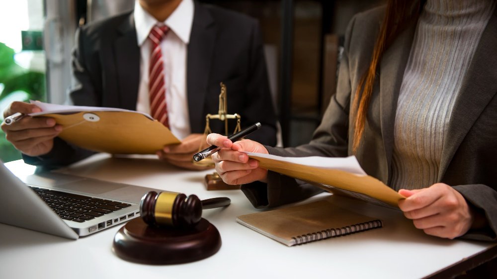 Attorneys vs. Lawyers - Reveling The Actual Distinctions