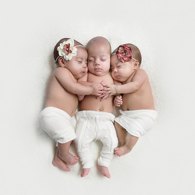 Sydney Newborn Photographer18_Square.jpg