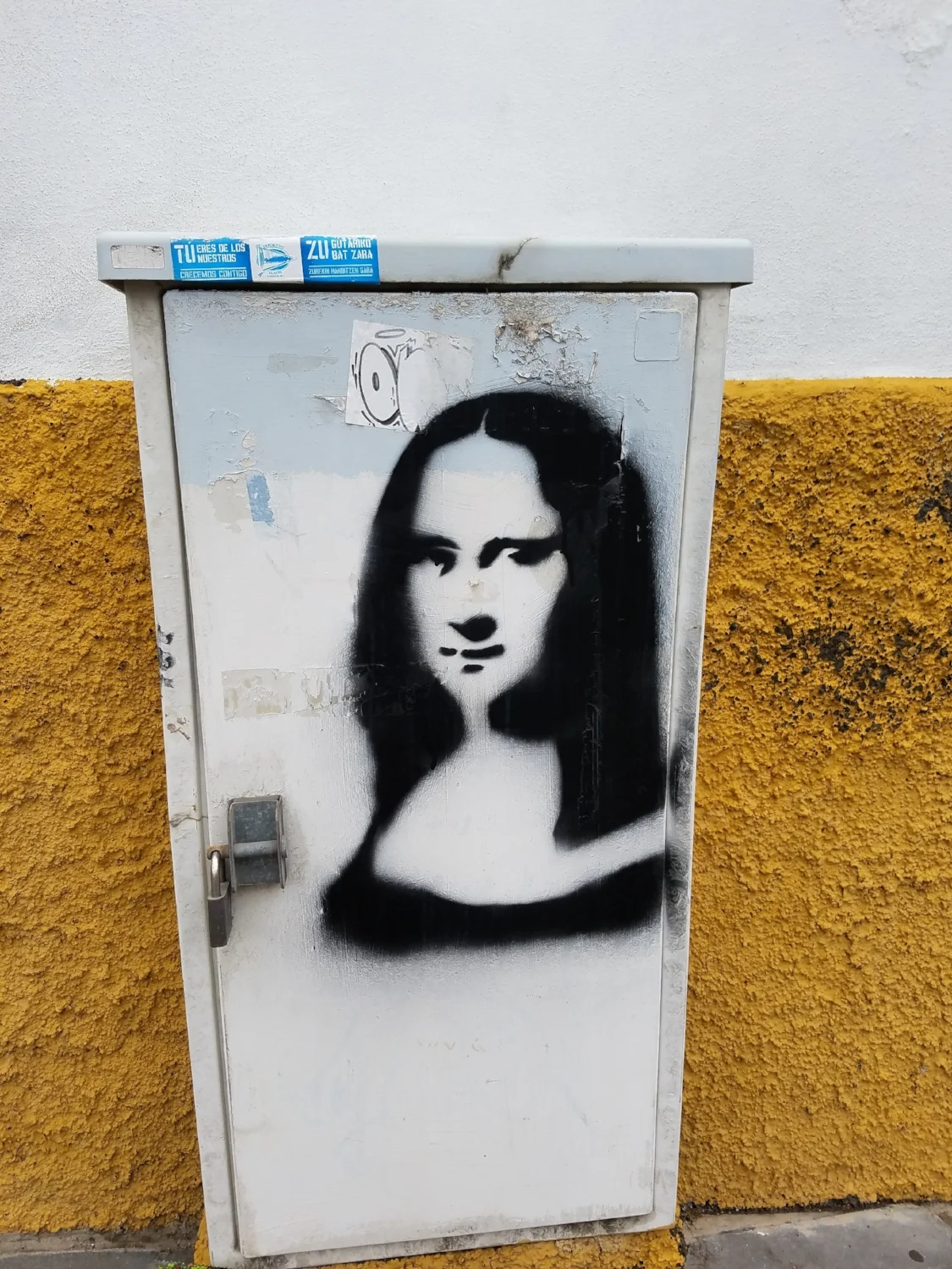 Mona on a Box