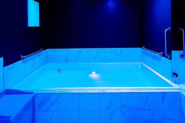 Need a little extra space in your life? Floating can help you create that. Need a little extra space in your float tank? Our open pool can help you with that.
.
When discussing floating with someone new the most common first reaction seems to be fear of claustrophobia. This open pool concept eliminates this fear by offering the same sensory relief float experience without being enclosed. Itβs also important for us to provide this option for anyone in a wheelchair or struggling with other mobility issues that make getting in and out of an enclosed tank difficult.
.
We also highly recommend floating in this tank even if you donβt have space concerns.
.
No right or wrong float tank choice. We all have different preferences and comfort levels and our intention is to meet you where youβre at.
.
Have you tried our open tank yet??
.
#floating #opentank #stressrelief #floatspa #sensoryrelief #saltlife #floating #614living #columbus #justbe #float #sensorydeprivation #whywefloat #promotethefloat #relax #backpain #float614 #motivation #instagood #love #smallbusiness #shop614 #meditation #asseenincolumbus #mindful #justbreathe #columbusohio @mandalafloatsystems