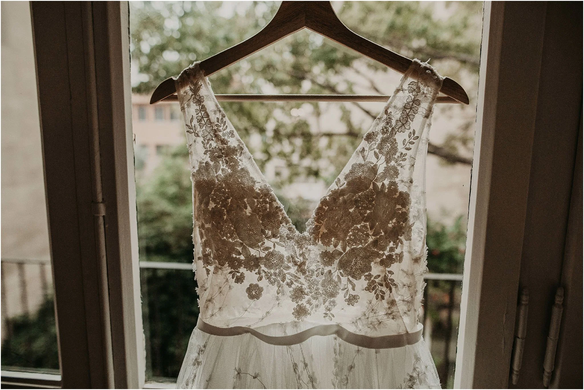 Romantic wedding in Barcelona 8.jpg