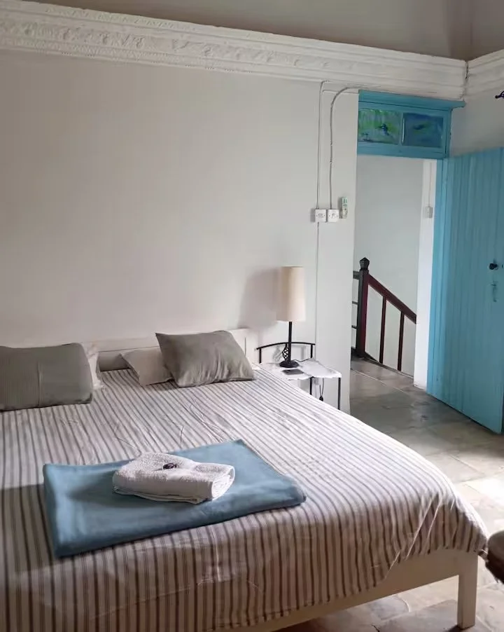 Bed.jpg