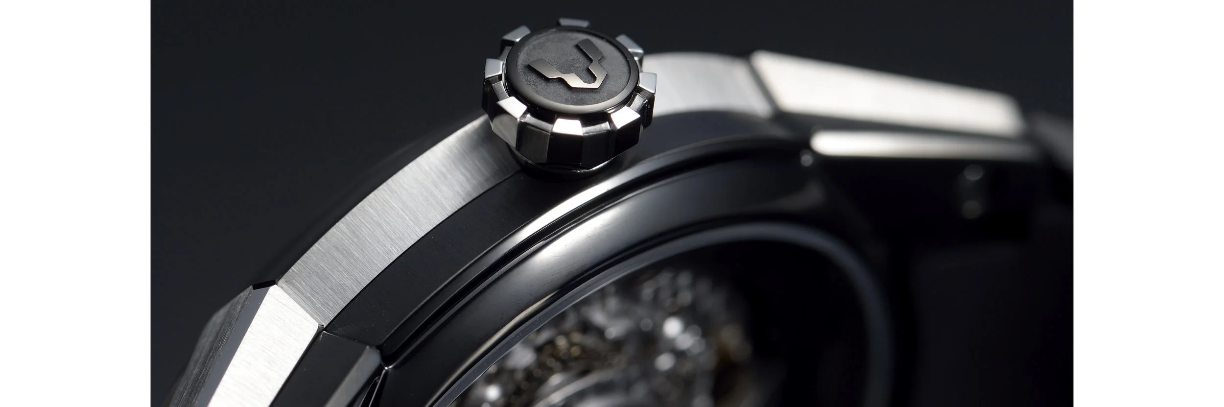 We had tools, we could make cases, we had carried out OEM of finished products. But we still wanted to make our ideal watches.