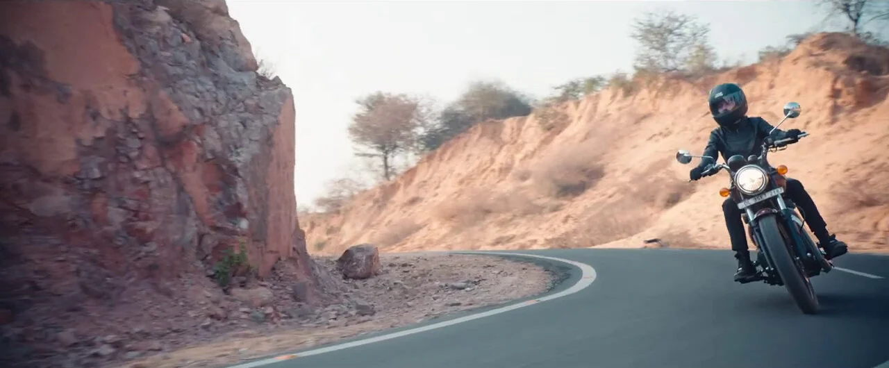 RE Meteor 350_ Glide Effortlessly.mp4