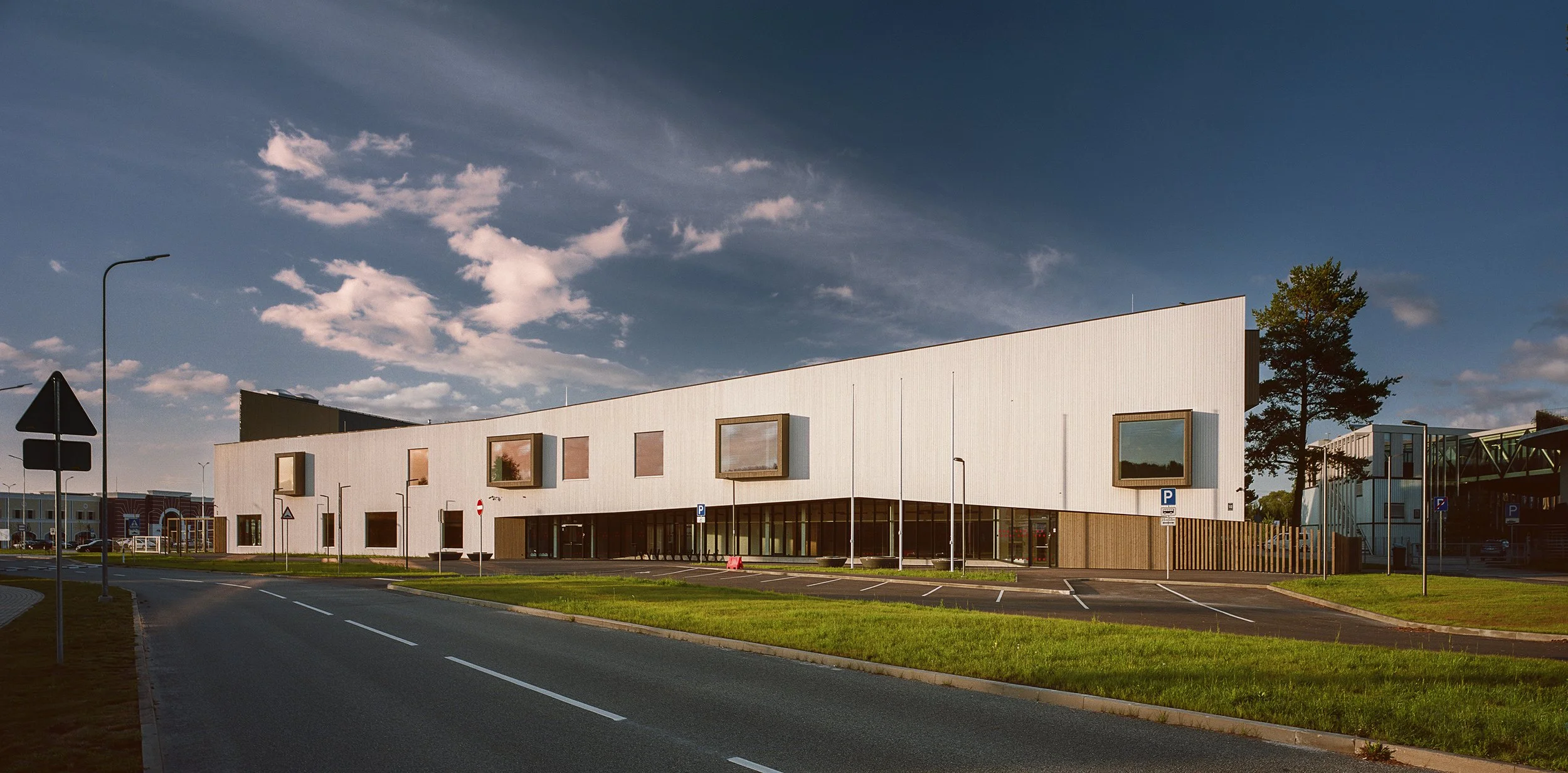  Highschool EIS  Year of completion: 2020. Built up area: 7 500 m2. Pinki, Latvia   Photo: Indrikis Sturmanis, Klavs Loris  