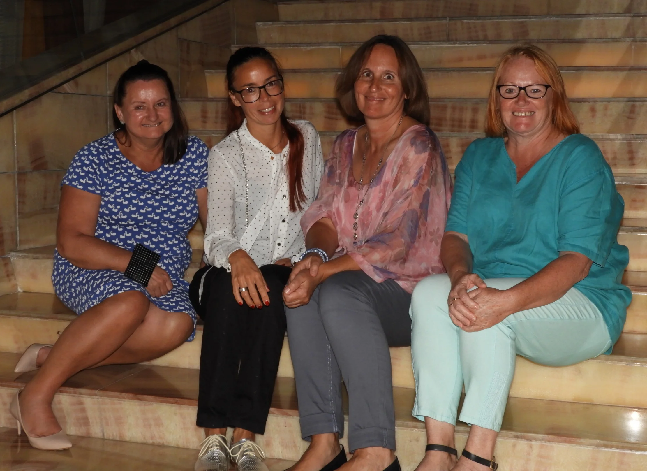 4Ladies_Schiff_Stufen.jpg