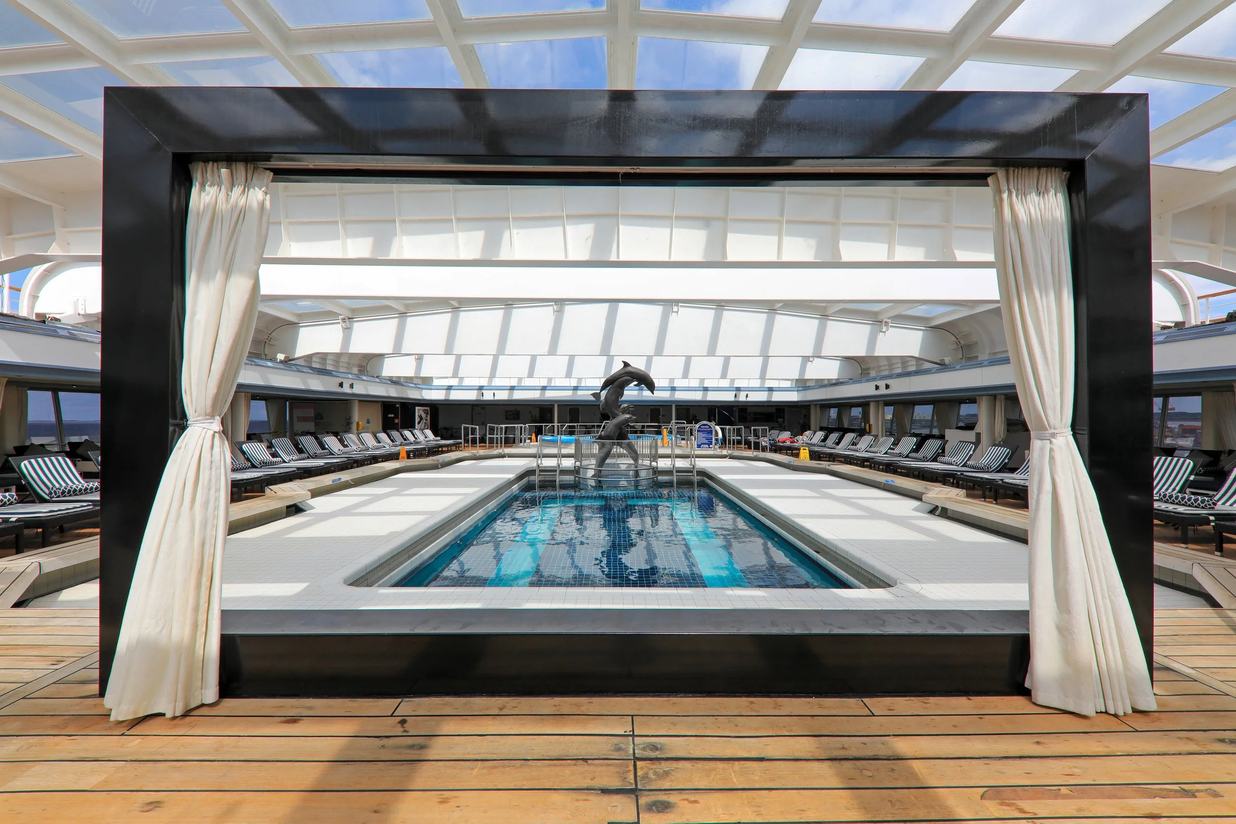 VDG_Lido Pool_02.jpg