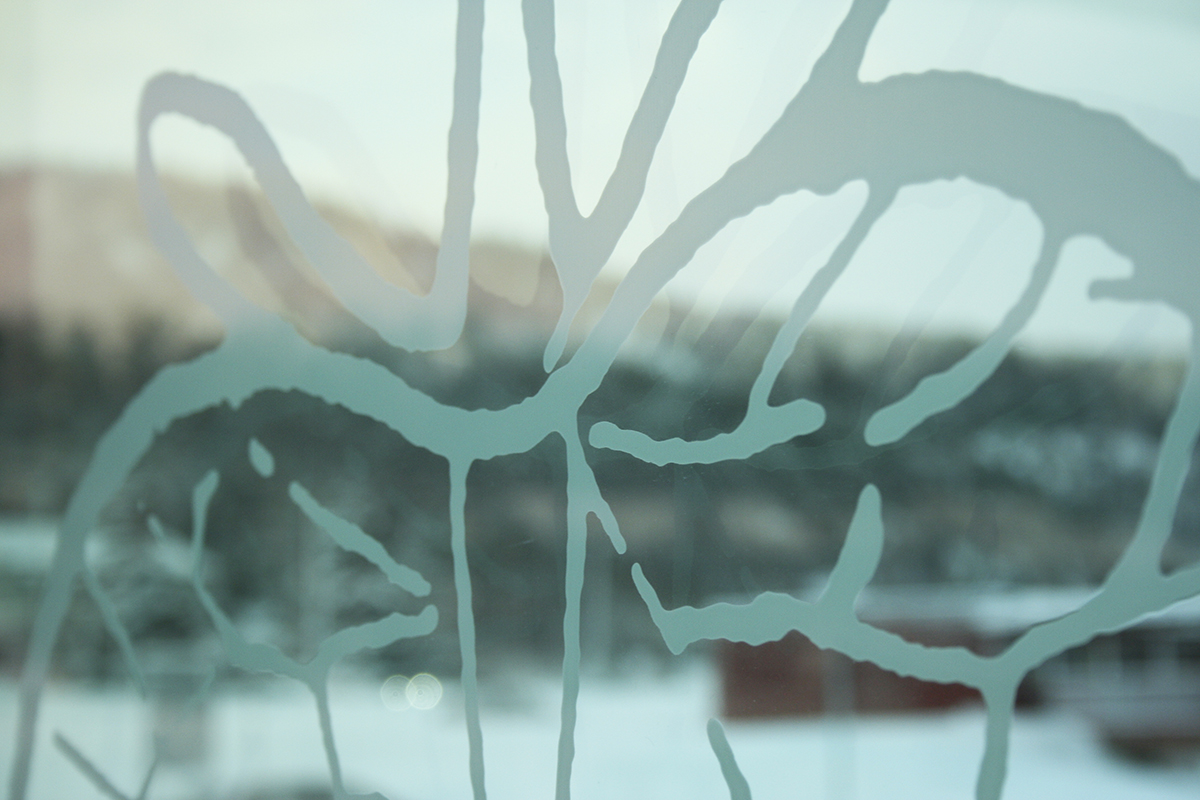 The glass is produced at Modum Glassindustrier and and consists of glass panels where colored foil is laminated in the glass, combined with ceramic ink printed and burnt into glass surface.