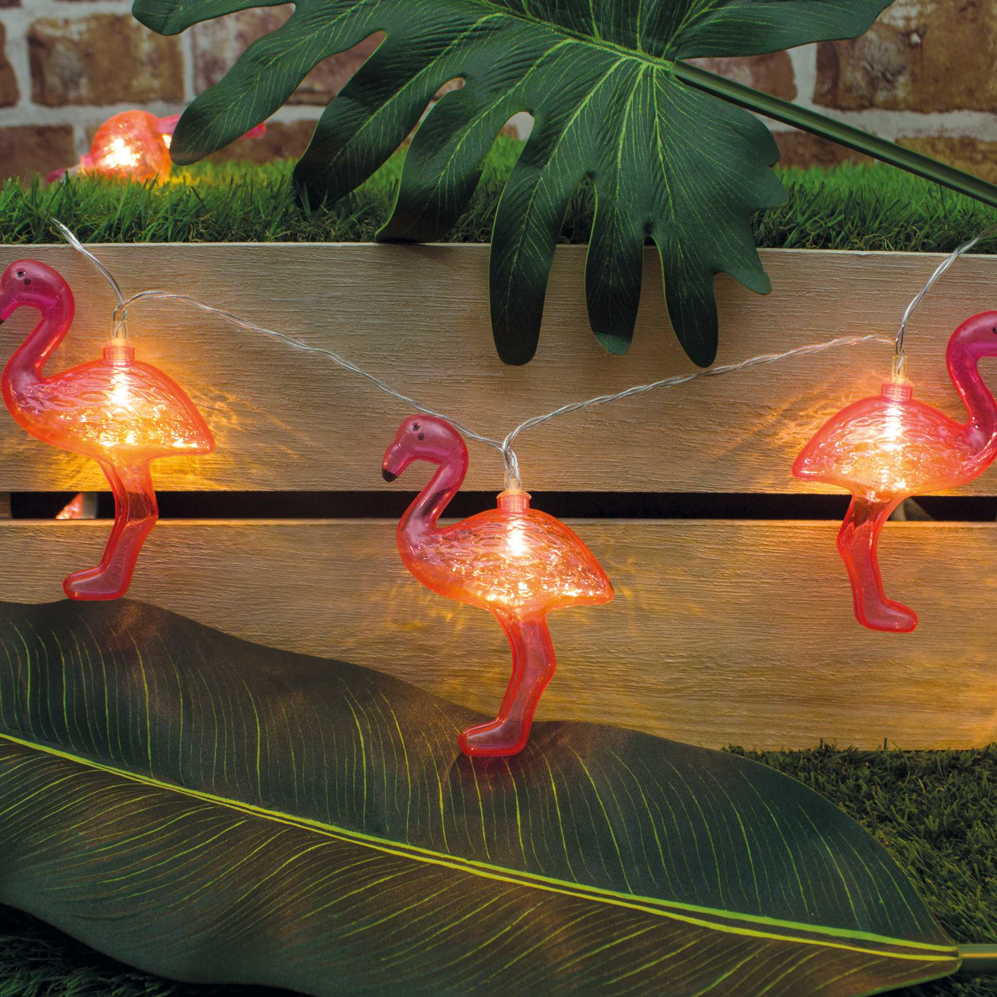 FlamingoStringLights.jpg