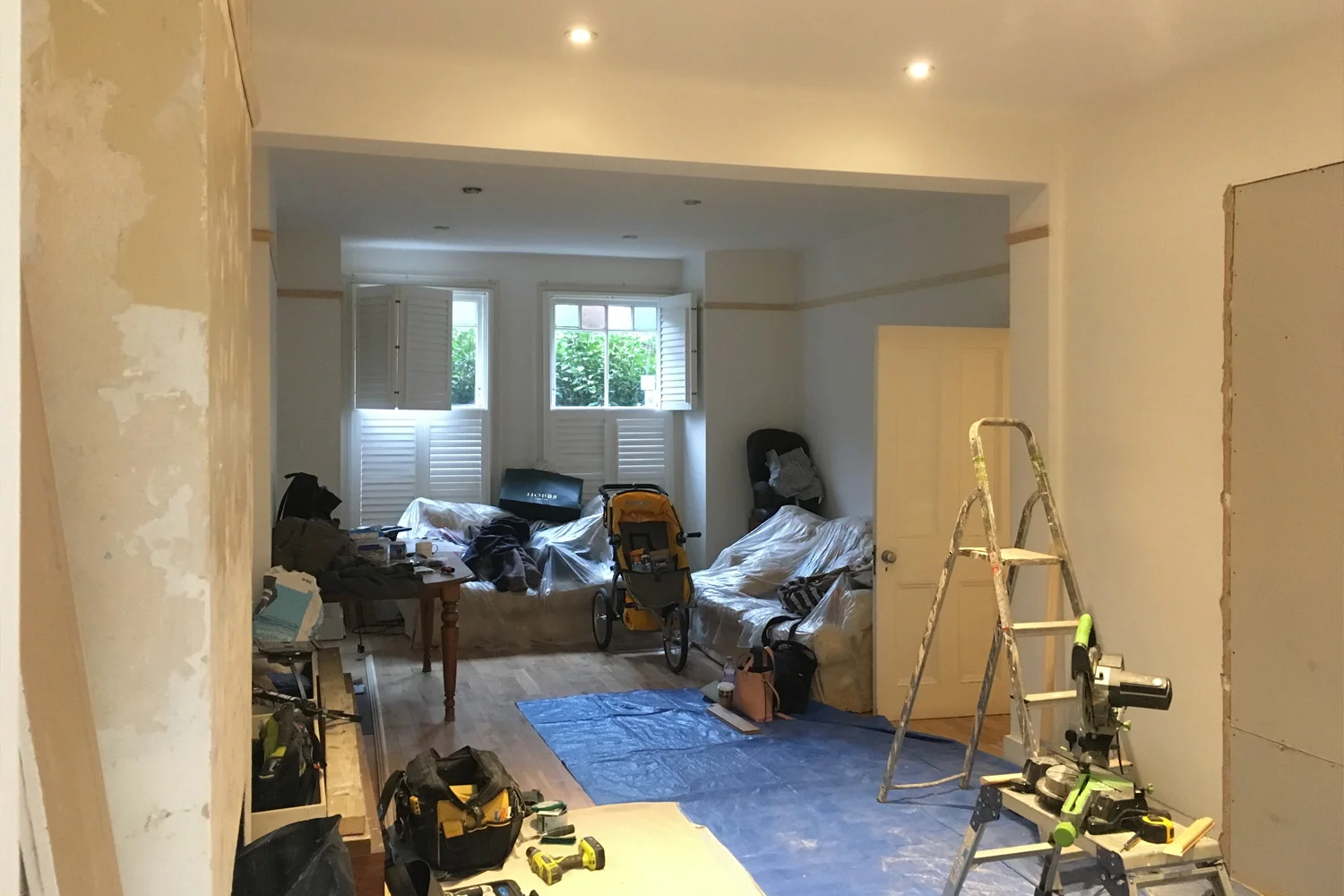 Open plan living and dining room