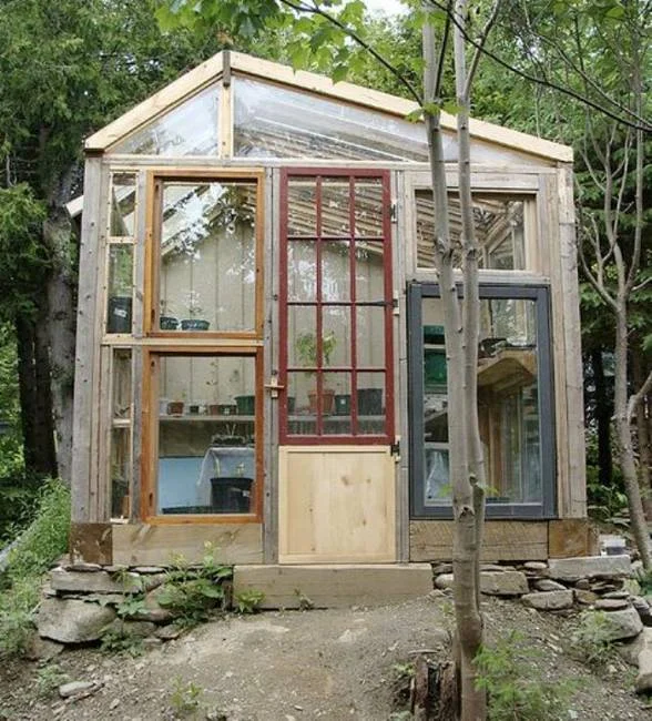 glass-recycling-ideas-garden-house-designs-15.jpg