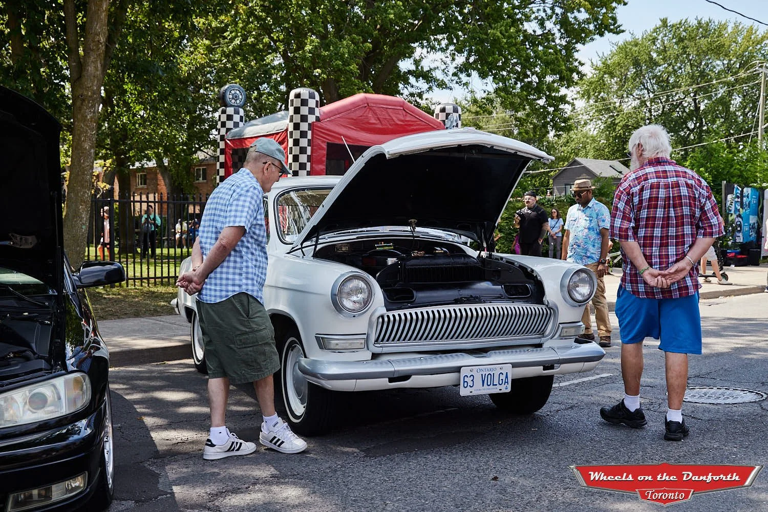 WheelsOnTheDanforth2026-1935-72dpi.jpg