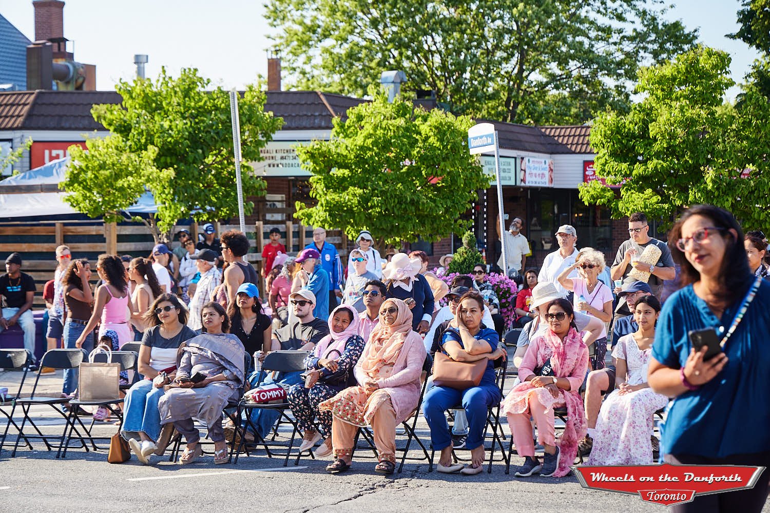 WheelsOnTheDanforth2026-2197-72dpi.jpg