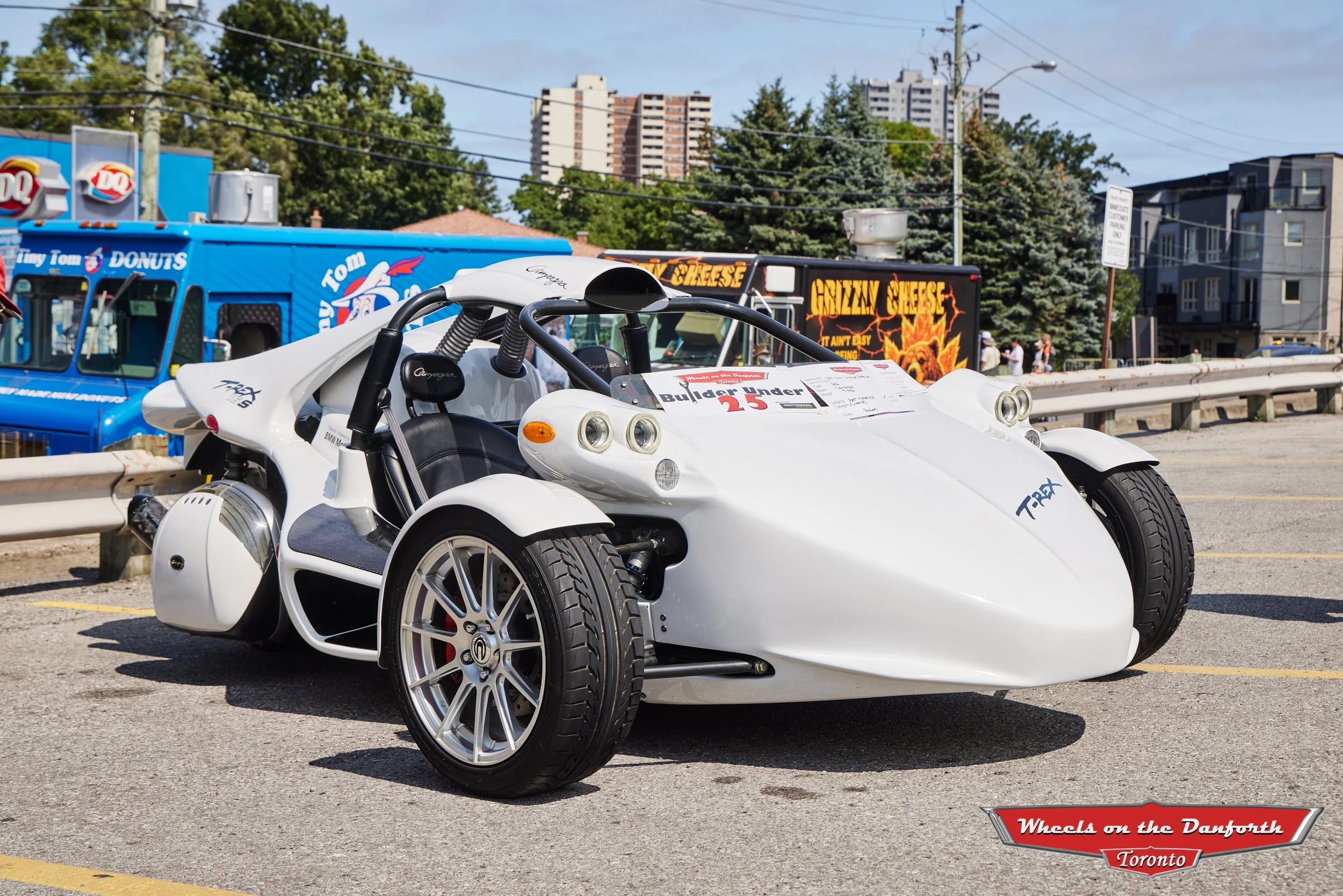 WheelsOnTheDanforth2026-1875-300dpi.jpg