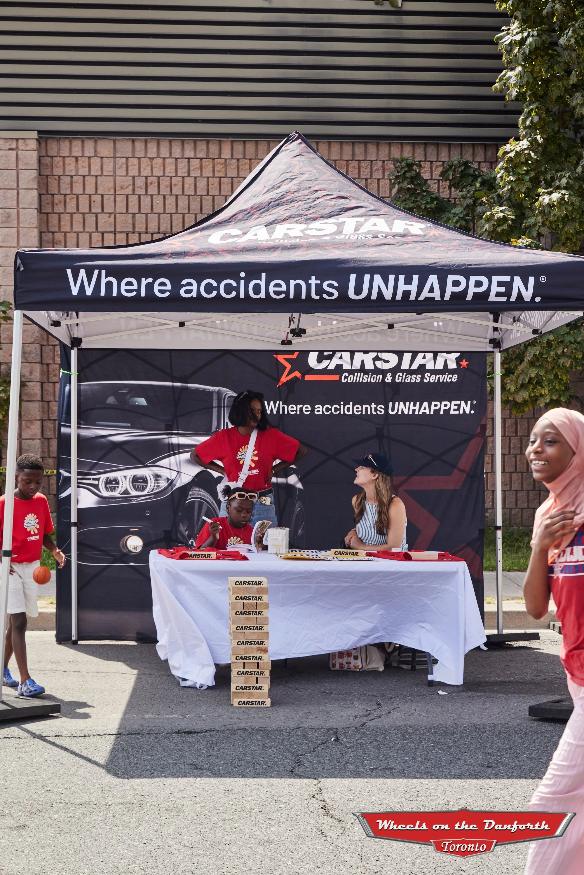 WheelsOnTheDanforth2026-1908-300dpi.jpg