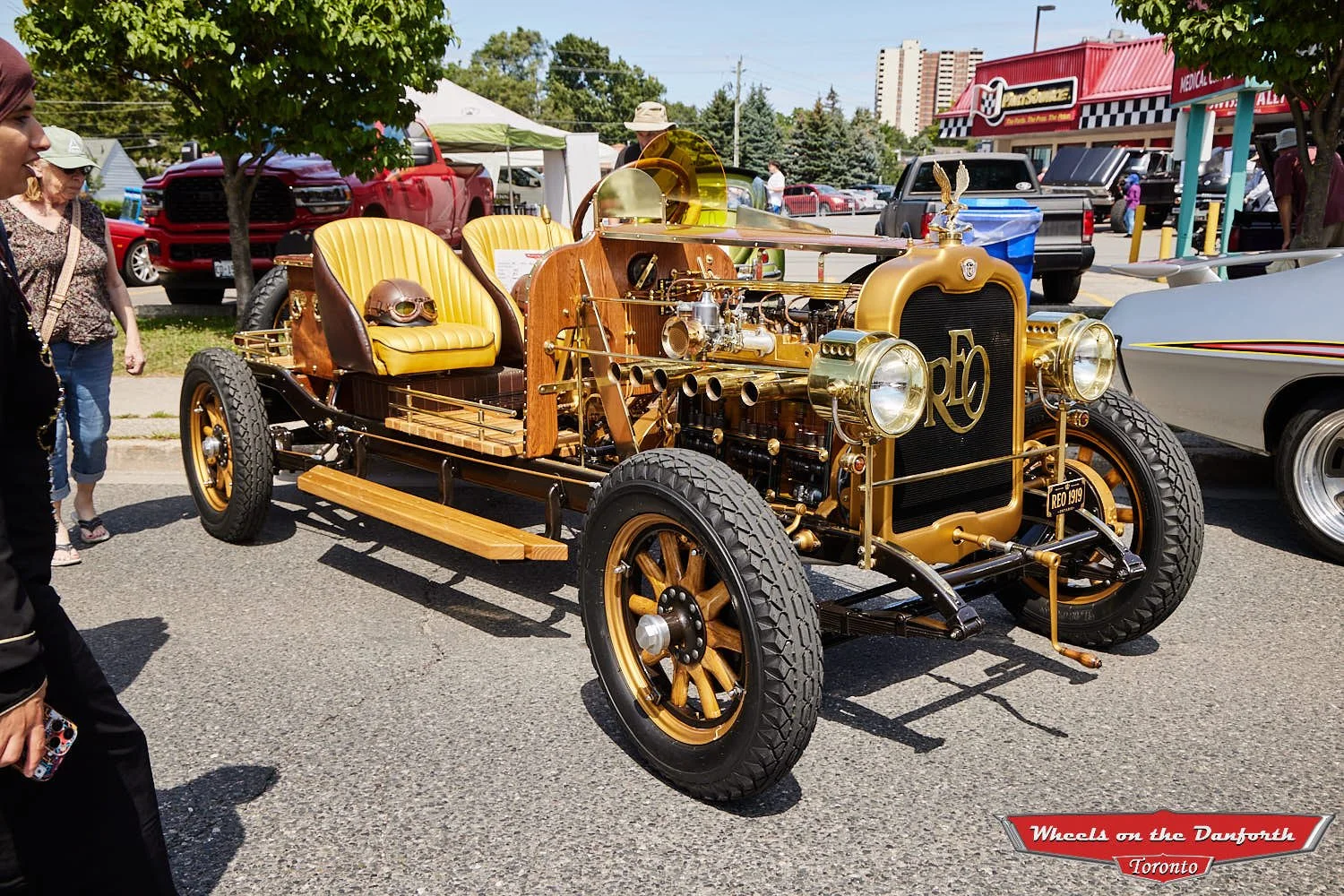 WheelsOnTheDanforth2026-1978-72dpi.jpg