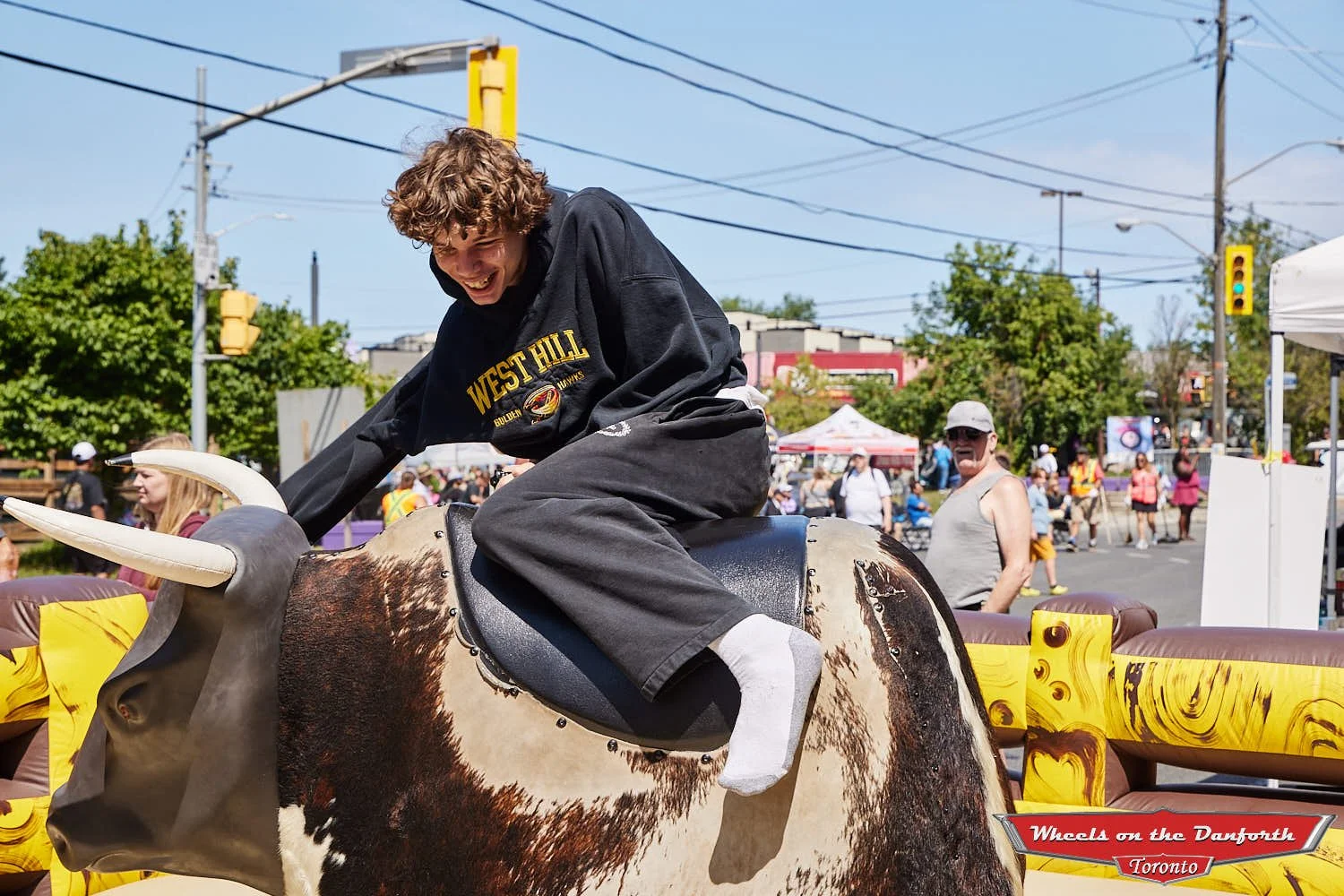 WheelsOnTheDanforth2026-2144-72dpi.jpg
