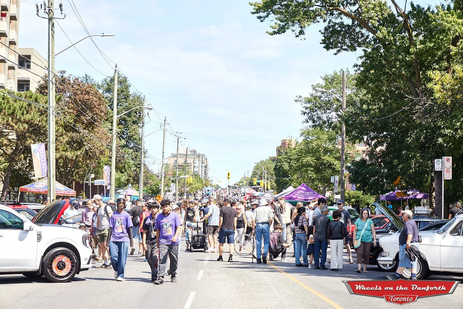 WheelsOnTheDanforth2026-2123-72dpi.jpg