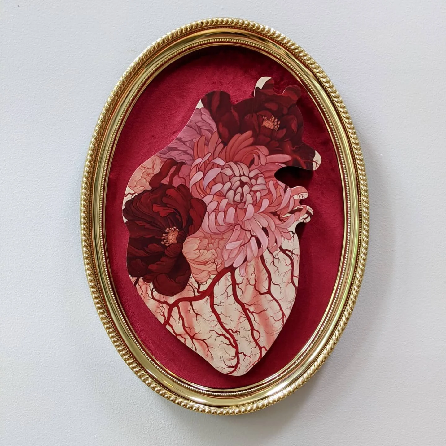 Here's an updated post of the newly framed - Healing from deep within.
.
Not going to lie... I'm OBSESSED. These vintage frames and velvet backgrounds are filling a spot in me I didn't know was empty.
.
.
.
#darkart #beautifulbizarre #odditiesandcur