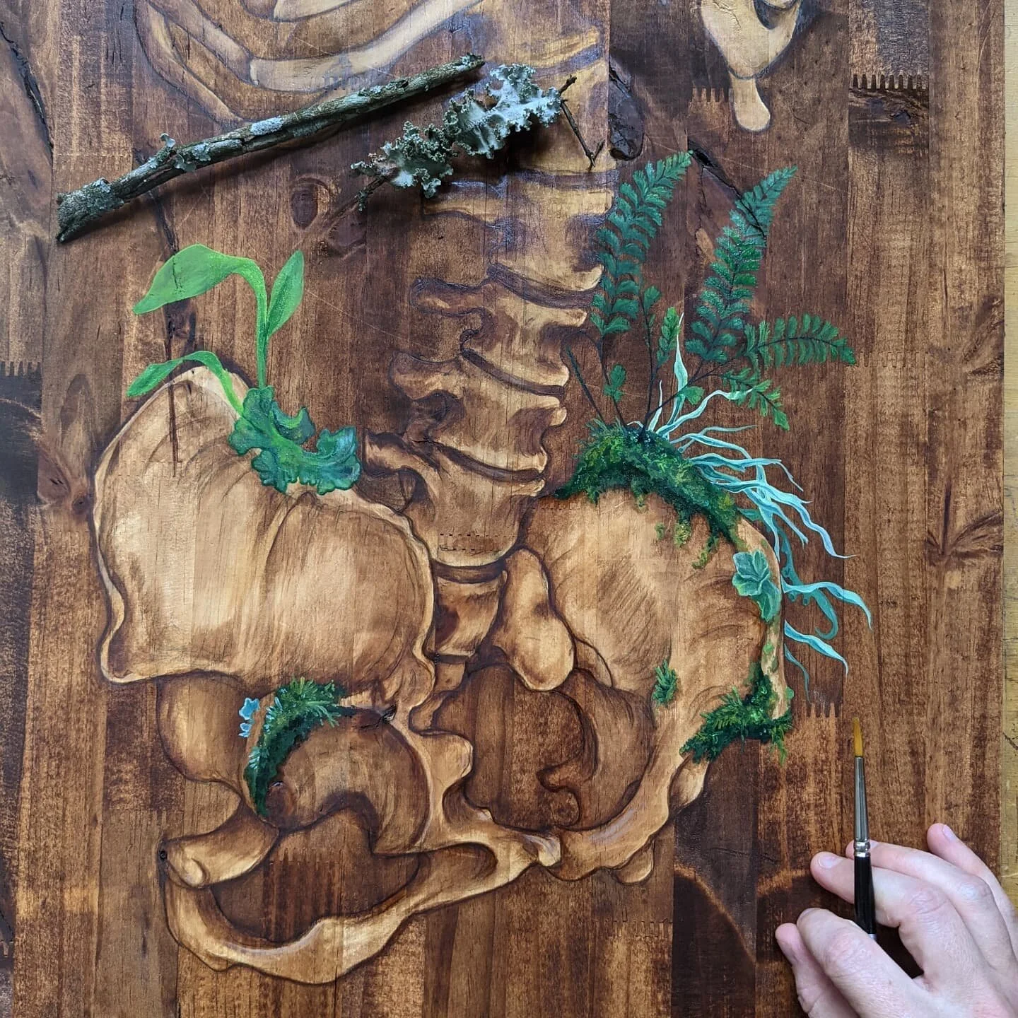 Better pics from last night's date. We had a good time. Our relationship is progressing nicely. π€πΏποΈ
.
I can't wait to add some little beetles and mushrooms.
.
.
.
#oilpainting #darkart #painteveryday #traditionalart #lichen #moss #natureart #odd