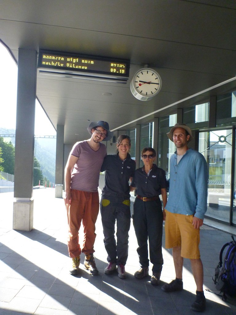  Team Makrozoobenthos. Von links nach rechts: Emil, Sarah, Verena und Remo. 